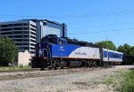 RNCX 1984 leads train P075-25 towards the signal at Raleigh Tower